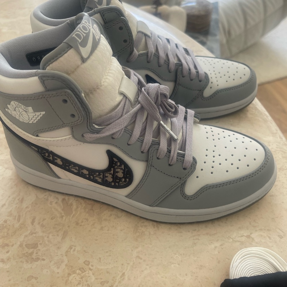 D IOR N ike sneakers